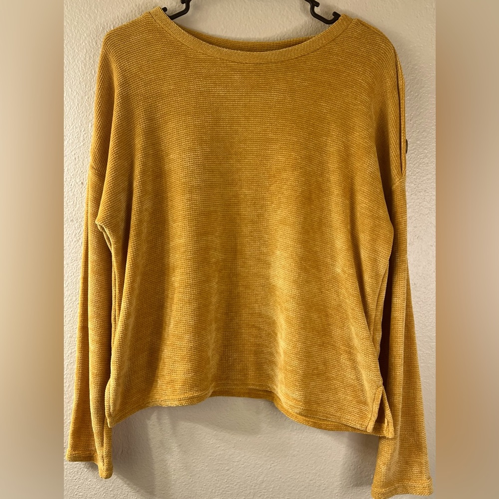 Pink Rose Button Shoulder Gold/Mustard Sweater Size M